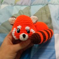 Panda rosso uncinetto