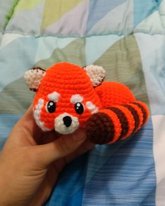 Panda rosso uncinetto