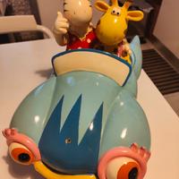 auto grandissima e molleggiata con salvadanaio 