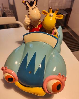 auto grandissima e molleggiata con salvadanaio 