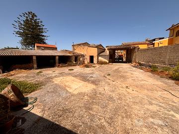 Soluzione indipendente con grande lotto a Sanluri