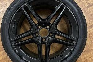 Cerchi originali AMG 18” + gomme