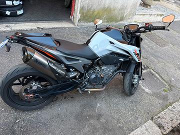 Ktm duke 790