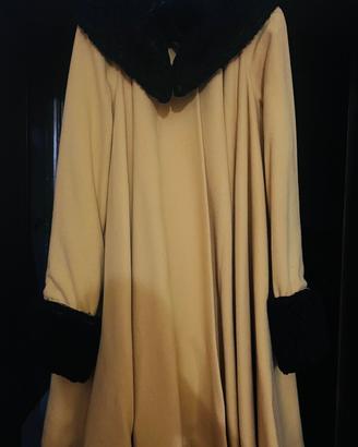 Mantella Norma Kamali donna