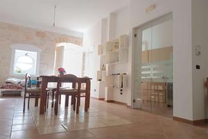 CINQUE VANI + ACC. CON ESPOSIZIONE ANGOLARE