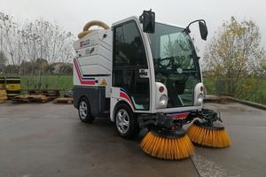 SPAZZATRICE STRADALE ASPIRANTE DULEVO 850 MINI - A