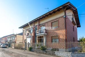 QUADRILOCALE RISCALDAMENTO AUTONOMO CON CORTILE PR