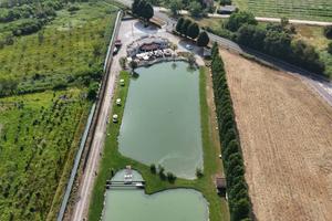 Attività / Licenza di 200 m² con 2 locali a Borgo 