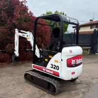 E231 - Mini escavatore Bobcat 320 carro allargabil