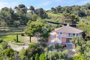VILLA SINGOLA A CIPRESSA