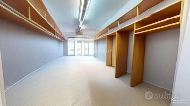 LOCALE COMMERCIALE IN VIA FRANCESCO CRISPI, 17 SAN