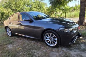 Alfa Romeo Giulia Q4 VELOCE  220cv 