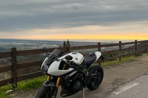 Triumph Speed Triple 1200 RR