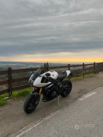 Triumph Speed Triple 1200 RR