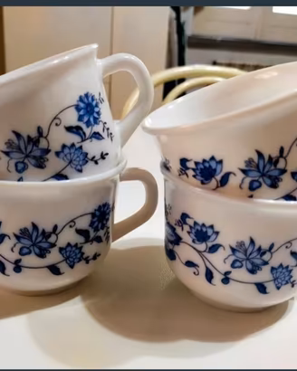 Set 4 tazze Nutella in arcopal vintage 