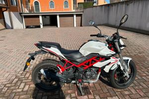 Benelli BN 125 2019  10k km Gomme nuove - Ricambi