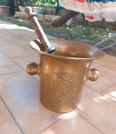Mortaio in ottone con effige di un Leone

