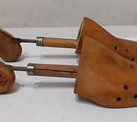 Tendiscarpe in legno