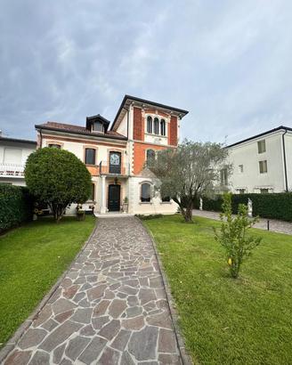VILLA SINGOLA A LORIA