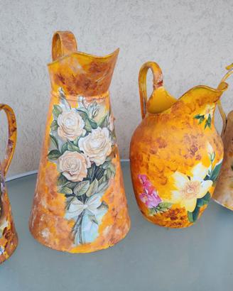 Brocca ed innaffiatoio decorati