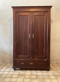 Armadio antico in ciliegio