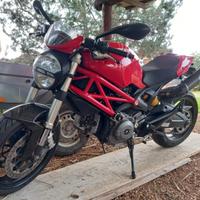 Ducati Monster mai incidentata.