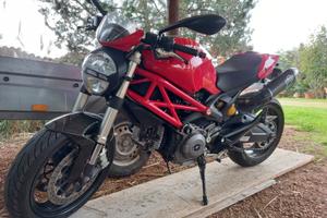 Ducati Monster mai incidentata.