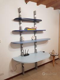 Scrivania con ripiani tutto regolabile