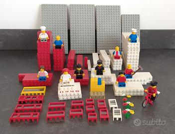 Set Lego Vintage con vari personaggi
