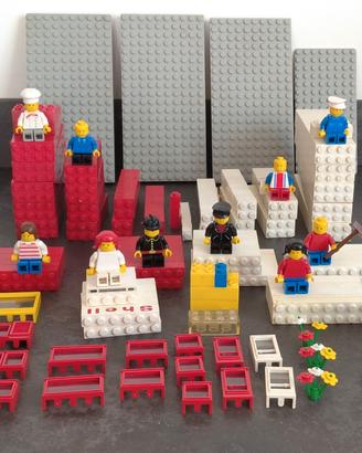 Set Lego Vintage con vari personaggi