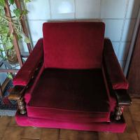 Poltrona anni '70/80 in stile legno, velluto rosso