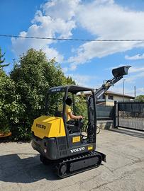 E232 - Mini escavatore 15 q.li Volvo EC15
