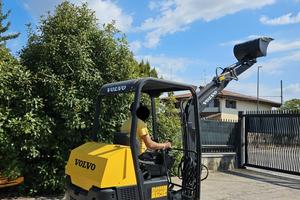 E232 - Mini escavatore 15 q.li Volvo EC15