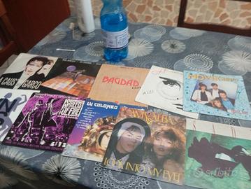 Lotto 10 dischi 45 giri anni'80  su 600 /700 