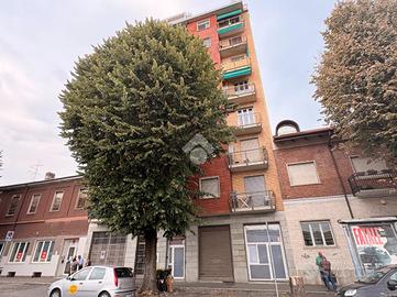 2 LOCALI A TORINO