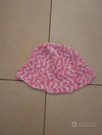 Buket hat rosa all'uncinetto 