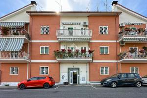 2 LOCALI A MONTE COMPATRI