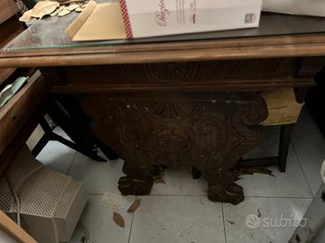 Scrivania vintage  + tre sedie