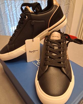 Sneaker