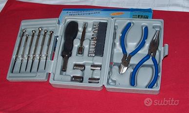 ASTUCCIO PORTATILE CON ATTREZZI 