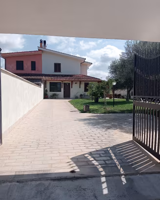 Villa bifamiliare via Gubbio, Nuova Florida, Ardea