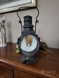 Lanterna ferroviaria antica in metallo