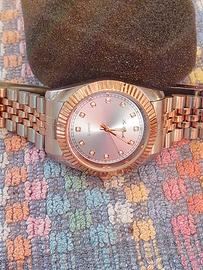 Orologio con brillantini interni