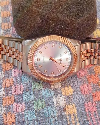 Orologio con brillantini interni