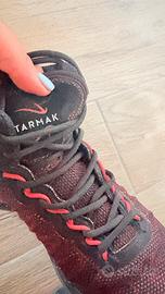 Scarpe da basket Tarmak (Decathlon) nere e rosse