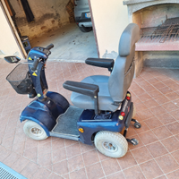 Motorino per persone anziane