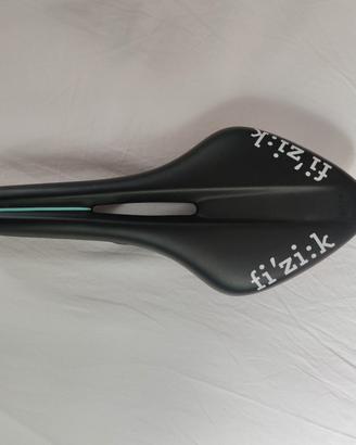 Fizik Sella Airone R1 Open Carbon - Regular