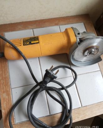 smerigliatrice Dewalt 