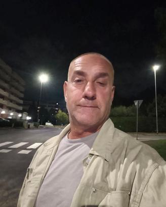 Affidabile 54 anni per lavoro immediato
