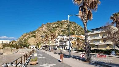 Capo d'Orlando, appartamento con p. auto a pochi